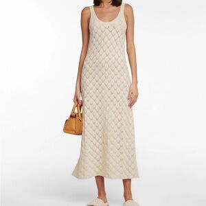 Elegant Cream Sleeveless Knit Dress